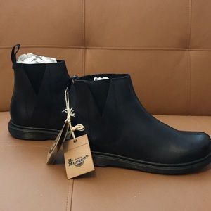 Dr. Marten Noelle Boots, BRAND NEW
